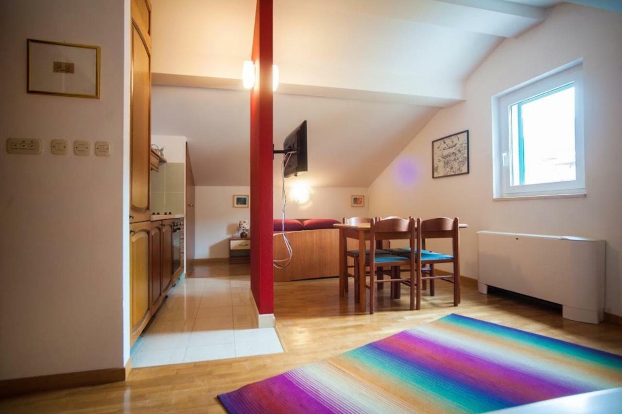 Appartement House Koloc à Bol Extérieur photo