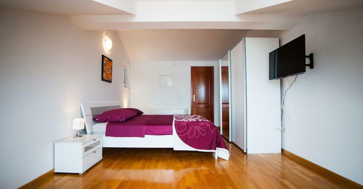 Appartement House Koloc à Bol Extérieur photo